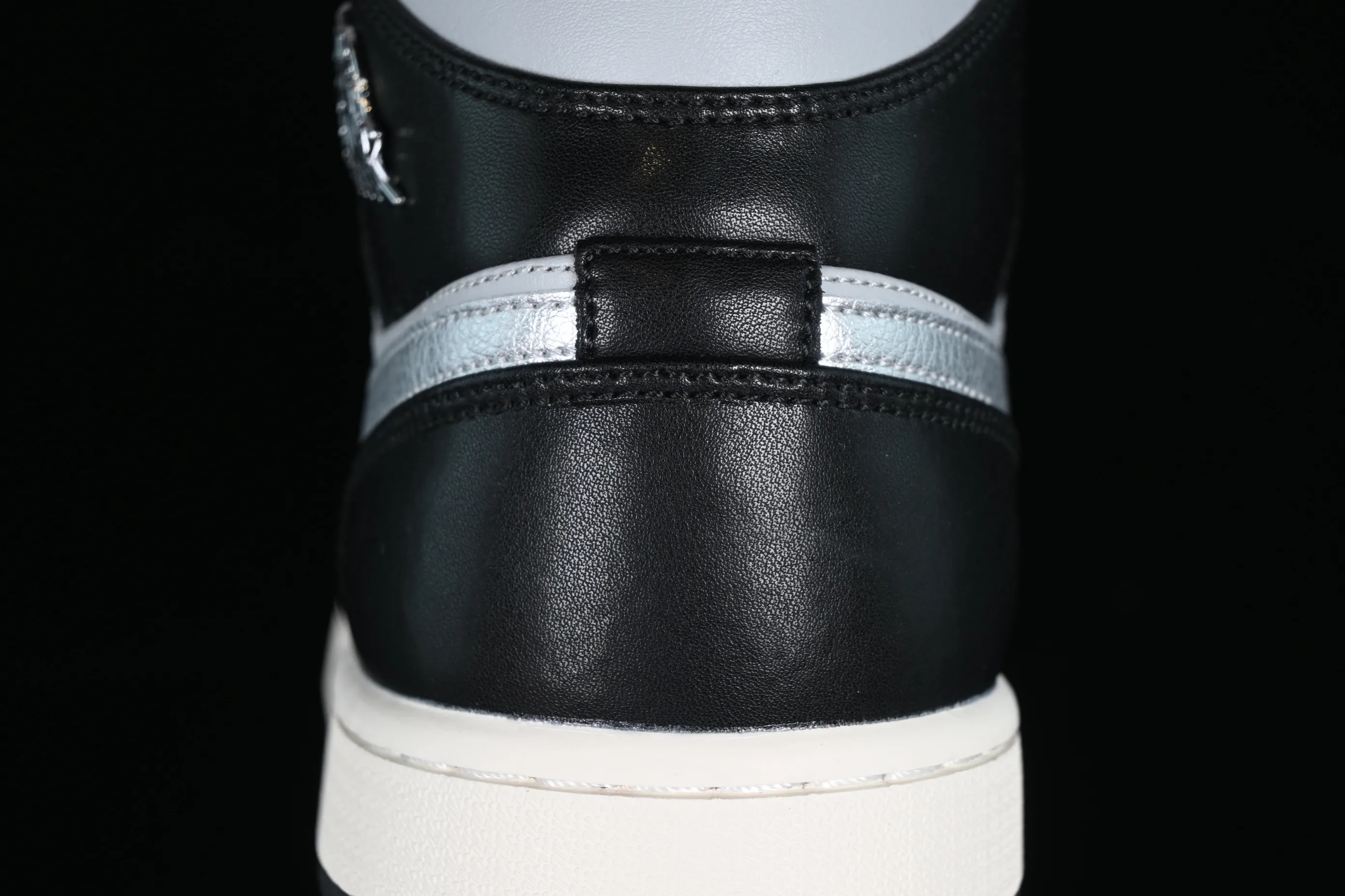 All categories Air Jordan Jordan series basketball shoes Air Jordan 1 Mid Air Jordan 1 Mid SE "Black Chrome" AJ1 Joe 1 Smoked Panda mid-top basketball shoes FB9892-002